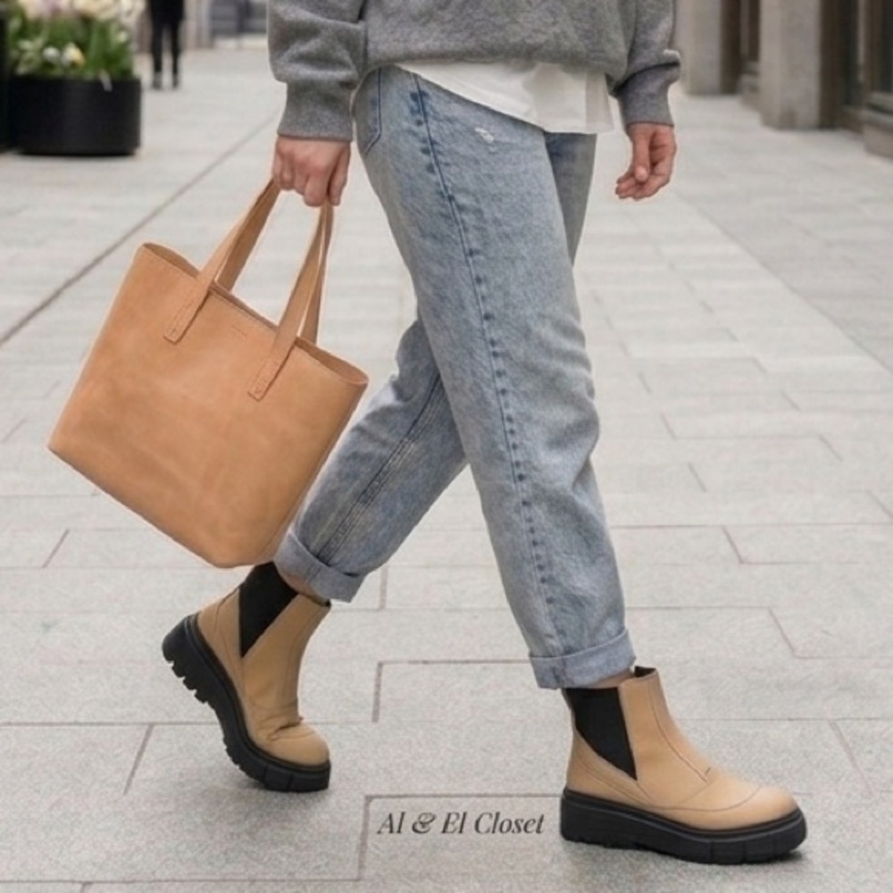 Sorel Caribou X Chelsea WP Tan Waterproof Chunky Lug Boots Women’s 9.5 NIB